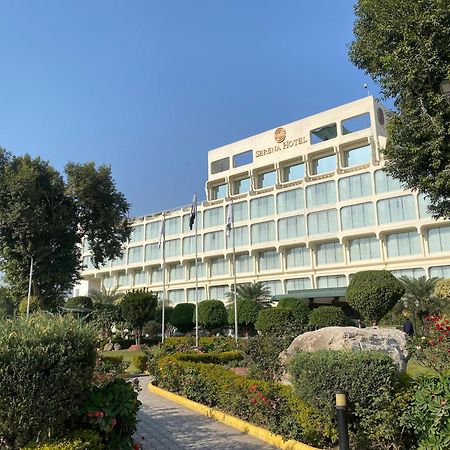 Peshawar Serena Hotel Екстериор снимка