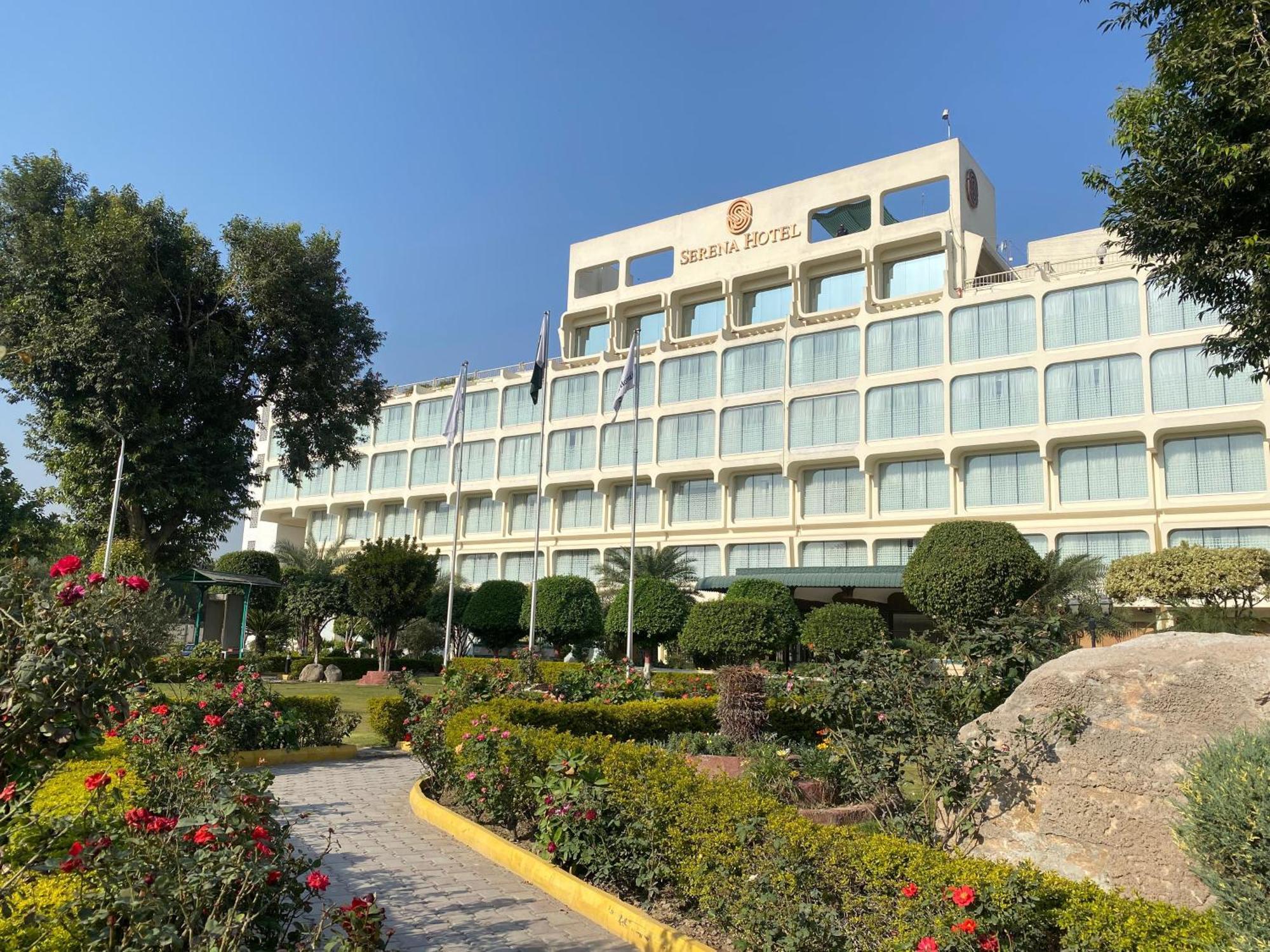 Peshawar Serena Hotel Екстериор снимка